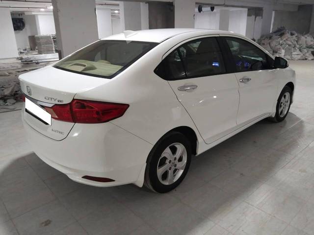 https://images10.gaadi.com/usedcar_image/4322427/original/processed_e55e05989eff7100a04e2dc9f72fda61.jpg?imwidth=6402