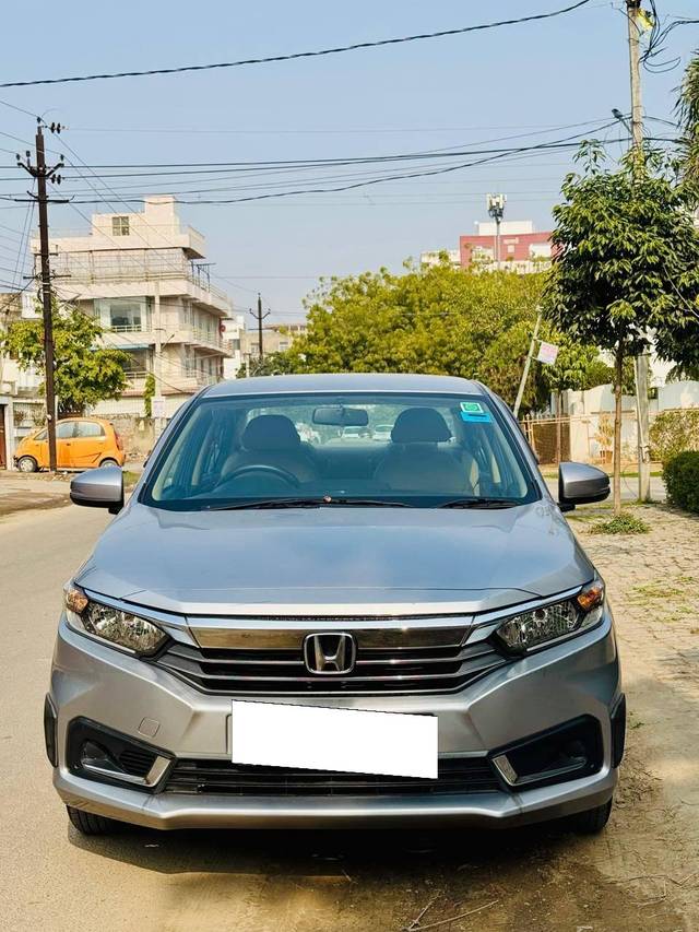 https://images10.gaadi.com/usedcar_image/4322517/original/processed_d458154a0fda26b4a0393bf137dcdeca.jpeg?imwidth=6400