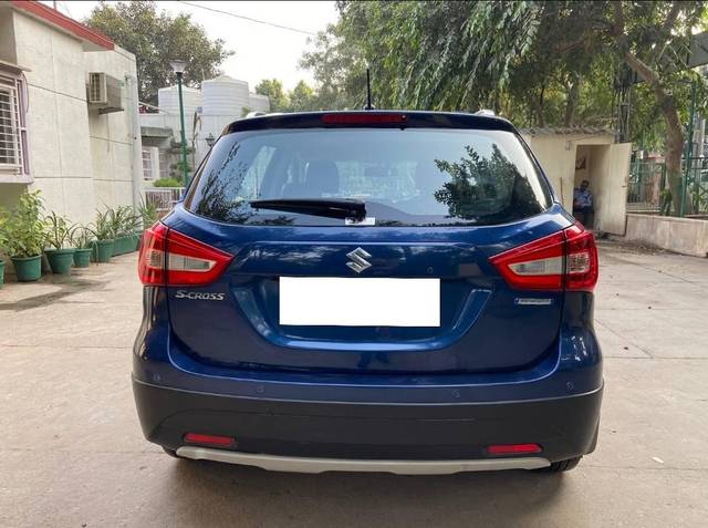 https://images10.gaadi.com/usedcar_image/4322550/original/processed_395d7504537eb086342f8cac5a4b560a.jpeg?imwidth=6402