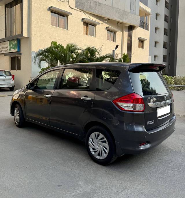 https://images10.gaadi.com/usedcar_image/4322568/original/processed_b8831e94375767e2d0e20197cbc8cc75.jpg?imwidth=6402