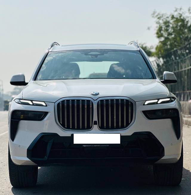 https://images10.gaadi.com/usedcar_image/4322590/original/processed_edbbb38e3a516b7e20f5ca3078411697.jpg?imwidth=6402