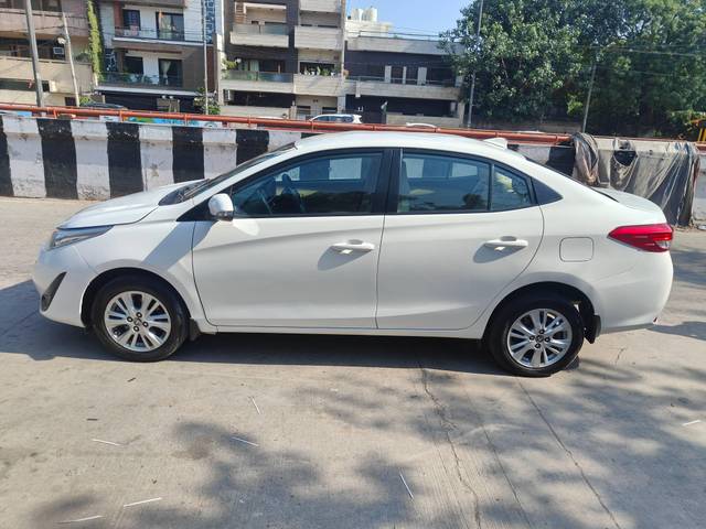 https://images10.gaadi.com/usedcar_image/4322659/original/processed_7e40bddf05e61e67ccf02764d902dbdb.jpg?imwidth=6402