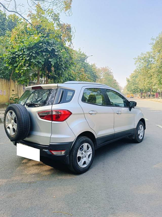 https://images10.gaadi.com/usedcar_image/4322662/original/processed_1eb5fae6132abbc9d9648c67be47a97b.jpg?imwidth=6401