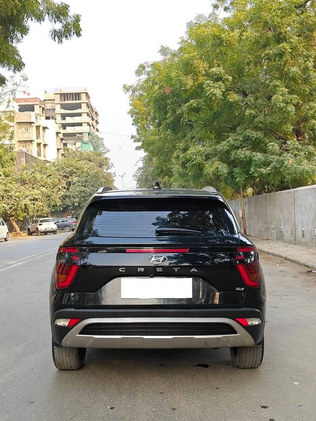 https://images10.gaadi.com/usedcar_image/4322690/original/processed_156b0380e351717acca50ff8ac178329.jpg?imwidth=6402