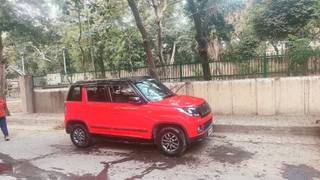 Mahindra TUV 300 2015-2019 Mahindra TUV 300 T10 Dual Tone