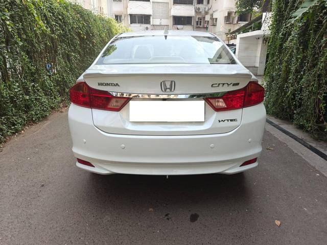 https://images10.gaadi.com/usedcar_image/4322744/original/processed_14325adc95a7f015cba4b6a7947a8bb3.jpg?imwidth=6400