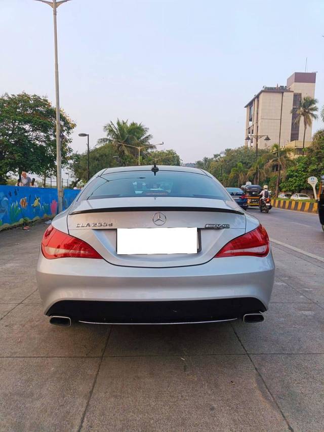 https://images10.gaadi.com/usedcar_image/4322815/original/processed_a8e93402ecf474063bf40cc5e9834631.jpeg?imwidth=6401