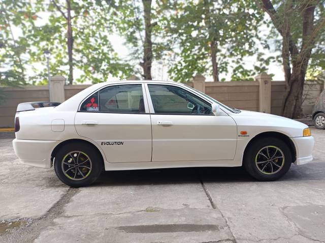 https://images10.gaadi.com/usedcar_image/4322945/original/processed_469c6d6f48138f4b9757f929f389f5a8.jpg?imwidth=6402