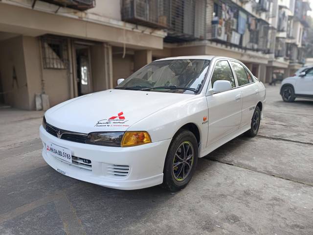 https://images10.gaadi.com/usedcar_image/4322945/original/processed_6b664e0b7fc22e99663c5bfb72dc7b60.jpg?imwidth=6400