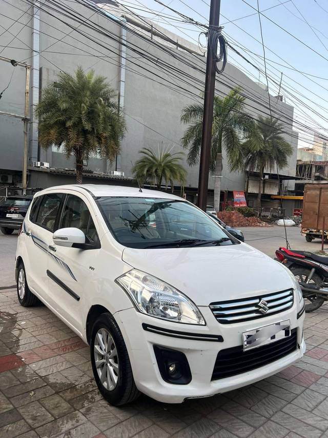 https://images10.gaadi.com/usedcar_image/4323032/original/processed_9d4330abd7909b0ebc10b16f55248404.jpg?imwidth=6400