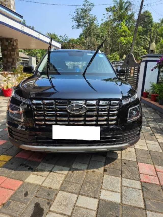 https://images10.gaadi.com/usedcar_image/4323054/original/processed_bb45ee94-30cf-436a-9501-8645aabef5eb.jpg?imwidth=6400