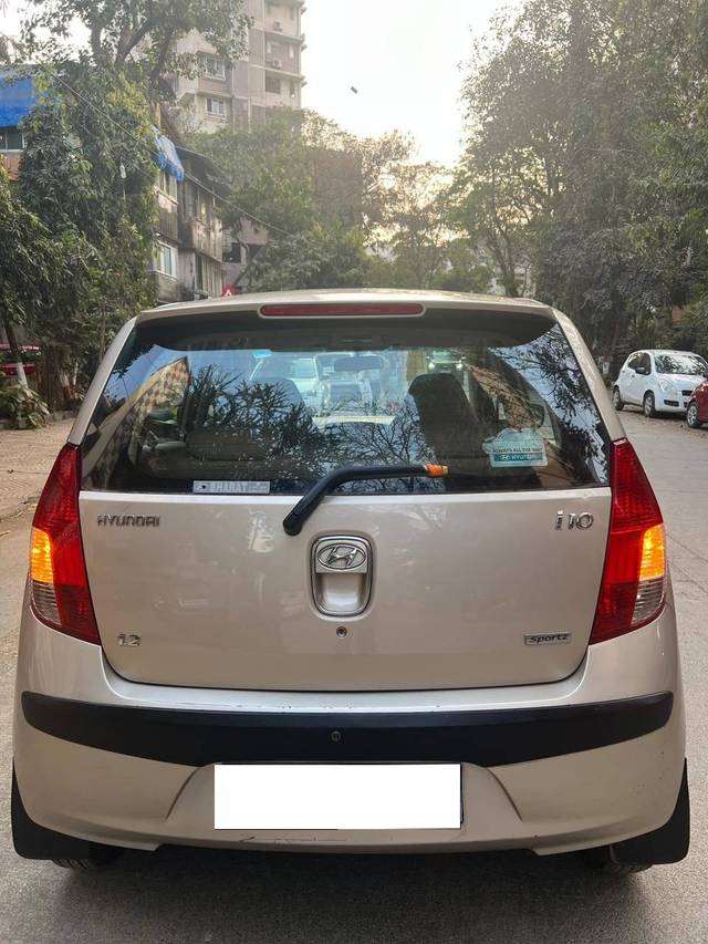 https://images10.gaadi.com/usedcar_image/4323055/original/processed_3012e8a4a9fa5a0e064b5143a29b46d8.jpg?imwidth=6402