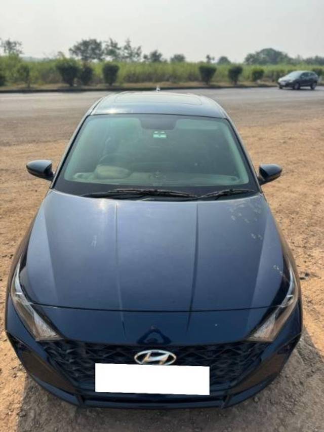 https://images10.gaadi.com/usedcar_image/4323099/original/processed_5158e0ec-436e-4c40-920d-a0b2808f01f6.jpg?imwidth=6402