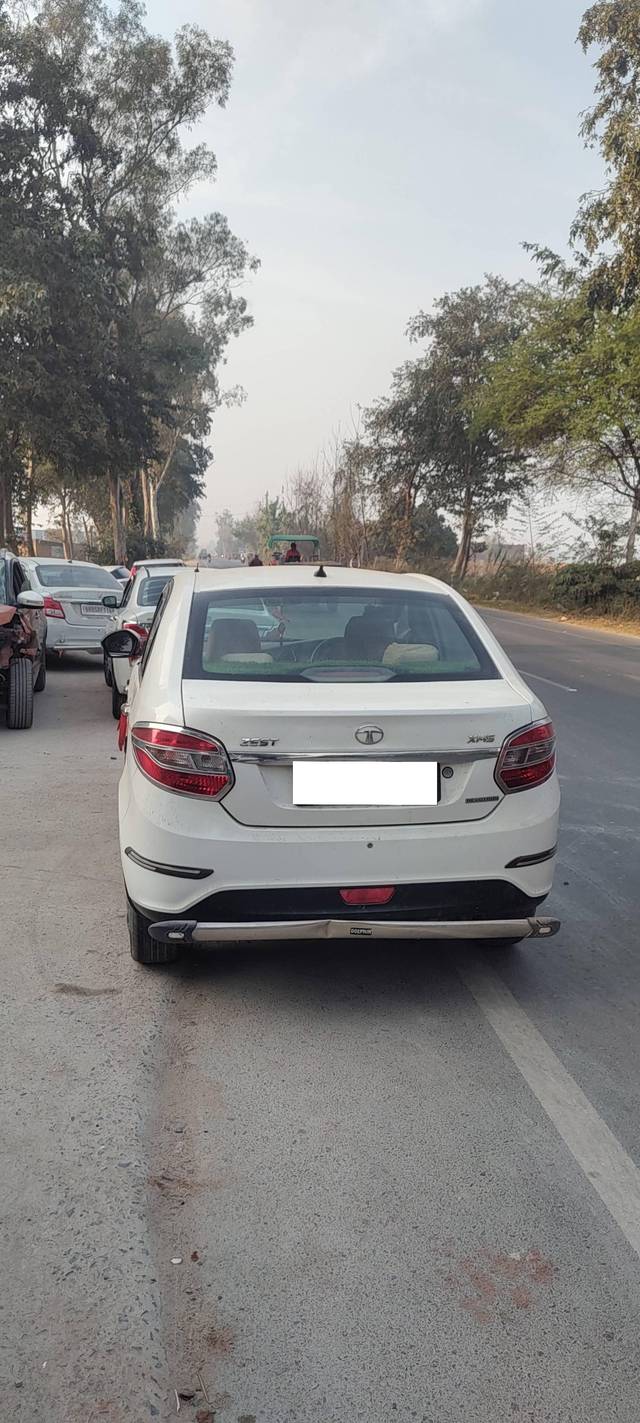 https://images10.gaadi.com/usedcar_image/4323272/original/processed_851ee570-2639-4f71-8709-fd918ded6d20.jpg?imwidth=6401