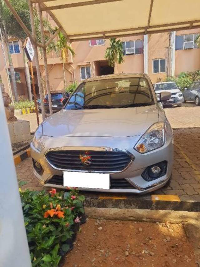 https://images10.gaadi.com/usedcar_image/4323277/original/processed_3a8eeb91-0a04-4efd-8665-c226296196d4.jpg?imwidth=6400