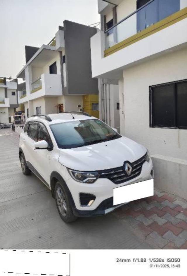 https://images10.gaadi.com/usedcar_image/4323279/original/processed_e2964d56-9af9-4404-8e5d-15fb90ee59e4.jpg?imwidth=6400