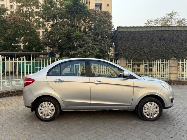 https://images10.gaadi.com/usedcar_image/4323463/original/b5b978184da8efaddb13fd96d5f92054.jpeg?imwidth=6401