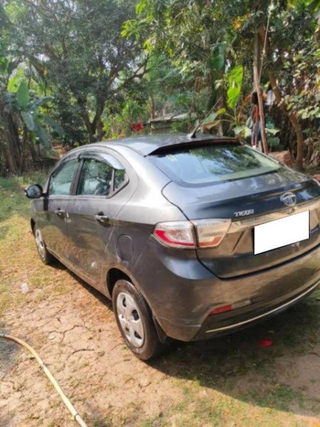 https://images10.gaadi.com/usedcar_image/4323551/original/processed_8ea4d48d-2170-4d06-87f6-f8b9a1fdd323.jpg?imwidth=6402