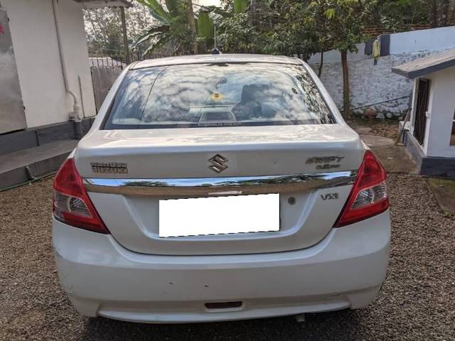 https://images10.gaadi.com/usedcar_image/4323567/original/processed_291ed117-021c-4302-905a-8b497700ff2e.jpg?imwidth=6402