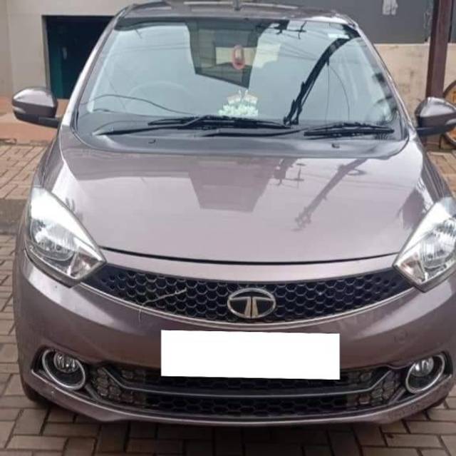 https://images10.gaadi.com/usedcar_image/4323606/original/processed_598ca9b3-c4cf-4389-b91c-db3f621aad5b.jpg?imwidth=6402