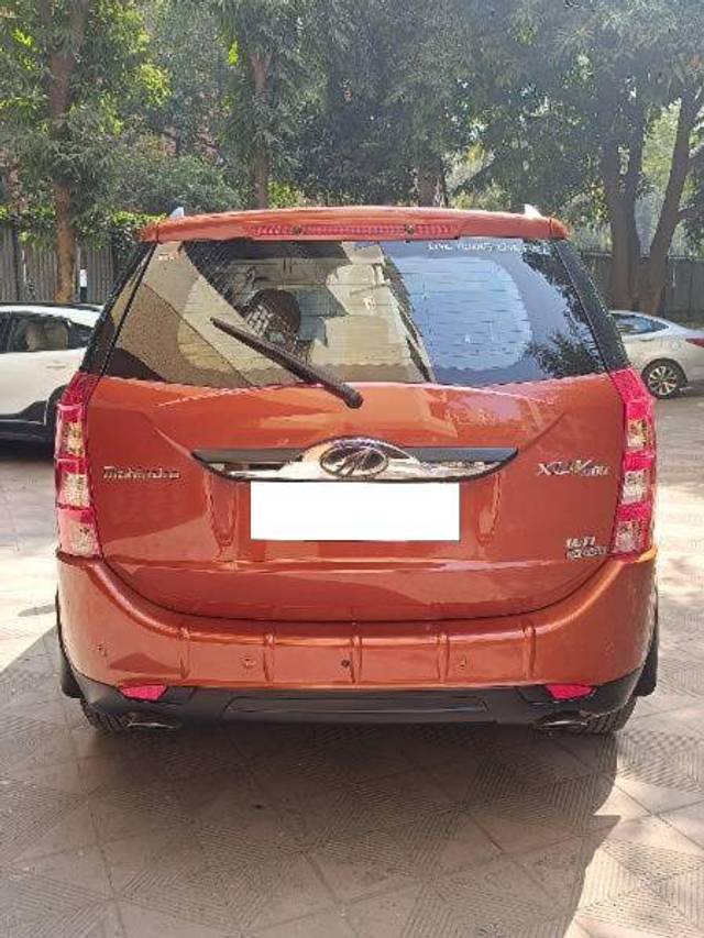 https://images10.gaadi.com/usedcar_image/4323657/original/a2f2bcfa0b972fcc169077e50ba48702.jpg?imwidth=6401