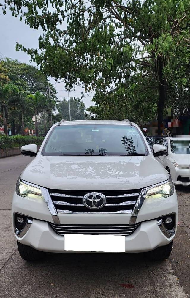 https://images10.gaadi.com/usedcar_image/4323686/original/processed_5dc70ee90df9f32946bd868ba6e9b2a2.jpg?imwidth=6400