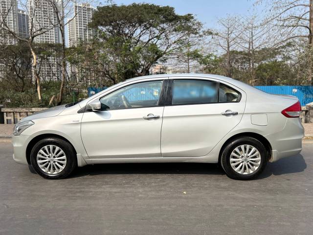 https://images10.gaadi.com/usedcar_image/4323725/original/processed_3c584ff545eedfae416631ec10c4c7dd.jpg?imwidth=6402