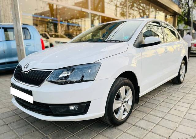 https://images10.gaadi.com/usedcar_image/4323783/original/processed_e7919ee0be60633c453b52859c1fd765.jpg?imwidth=6402