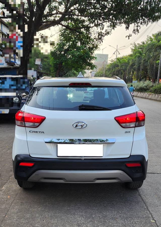 https://images10.gaadi.com/usedcar_image/4323850/original/processed_d963227938c69c977a4546c9de603d94.jpg?imwidth=6402