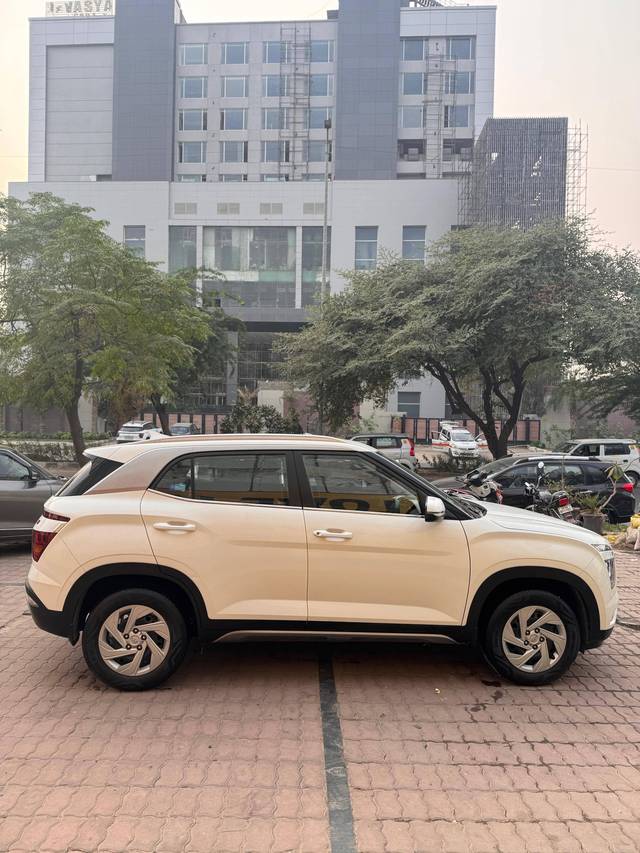 https://images10.gaadi.com/usedcar_image/4323868/original/processed_d39b4fd89ea6d470c2df1b97c07dfe7e.jpeg?imwidth=6401