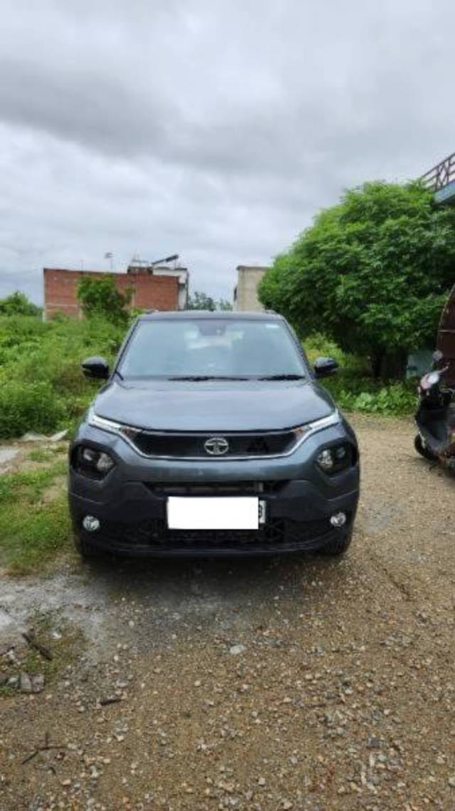 https://images10.gaadi.com/usedcar_image/4323911/original/processed_f122be2e-65af-4b4b-abea-f2f4eba41867.jpg?imwidth=6400