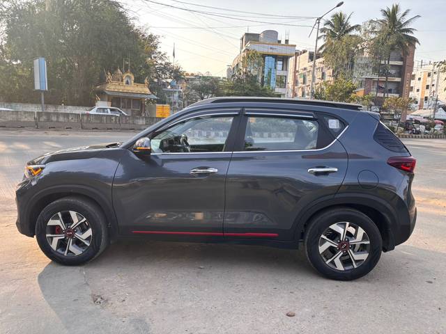 https://images10.gaadi.com/usedcar_image/4323918/original/dc7a848fca9f55bfad0577286527fc90.jpg?imwidth=6402