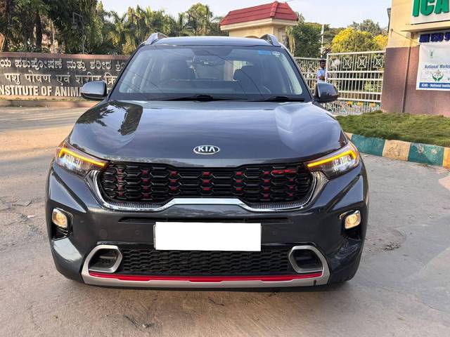 https://images10.gaadi.com/usedcar_image/4323918/original/processed_1b72dc6fee2c648842f2ad496b3e9990.jpg?imwidth=6400