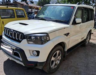 Mahindra Scorpio 2014-2022 Mahindra Scorpio S9