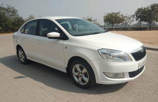 Skoda Rapid 2014-2016 Skoda Rapid 1.6 MPI Ambition