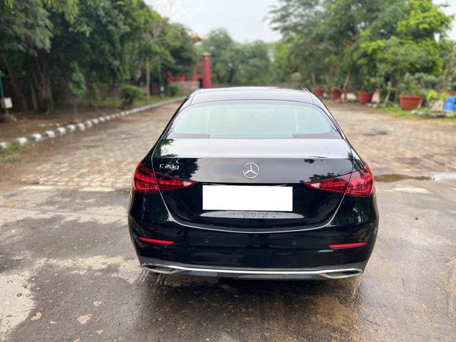 https://images10.gaadi.com/usedcar_image/4323962/original/processed_8b8bc2bf9308de093e810a0ff2723780.jpg?imwidth=6402