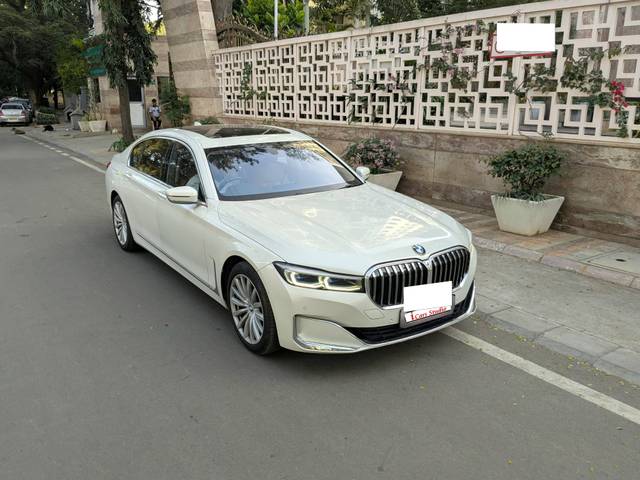 https://images10.gaadi.com/usedcar_image/4323977/original/processed_e63cfb01a4cebca87e982fd6bf372ea8.jpg?imwidth=6400