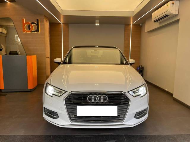 https://images10.gaadi.com/usedcar_image/4323979/original/processed_b0866658f7cf1f942860138b43ad277a.jpeg?imwidth=6400