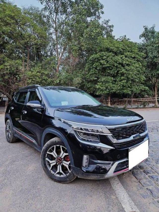 https://images10.gaadi.com/usedcar_image/4324036/original/6b45f7f864304eb8e771e598bc3b89e8.jpg?imwidth=6400