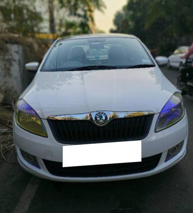 https://images10.gaadi.com/usedcar_image/4324060/original/6597bb2f474f3cd710df4e16cf94006d.jpg?imwidth=6400