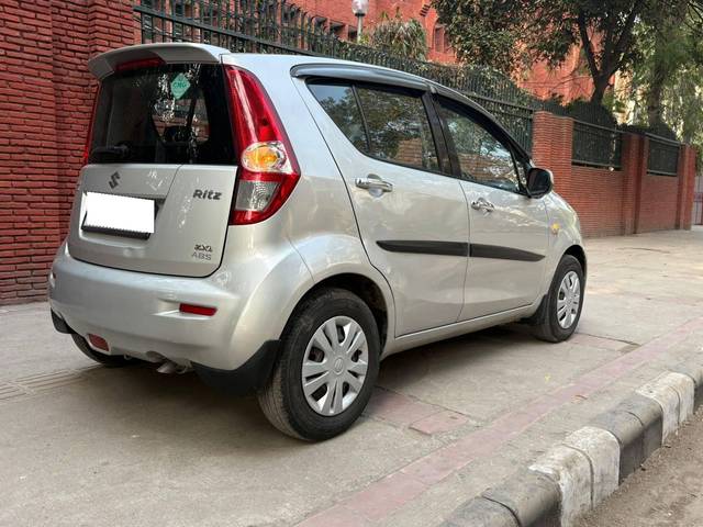 https://images10.gaadi.com/usedcar_image/4324063/original/processed_2368318c51493369b967eaf9ba7327fc.jpg?imwidth=6402