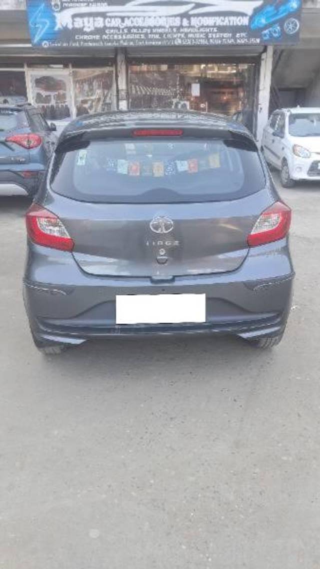 https://images10.gaadi.com/usedcar_image/4324093/original/processed_b8acc095-84d7-44ec-a981-8f9d6bfbb246.jpg?imwidth=6401