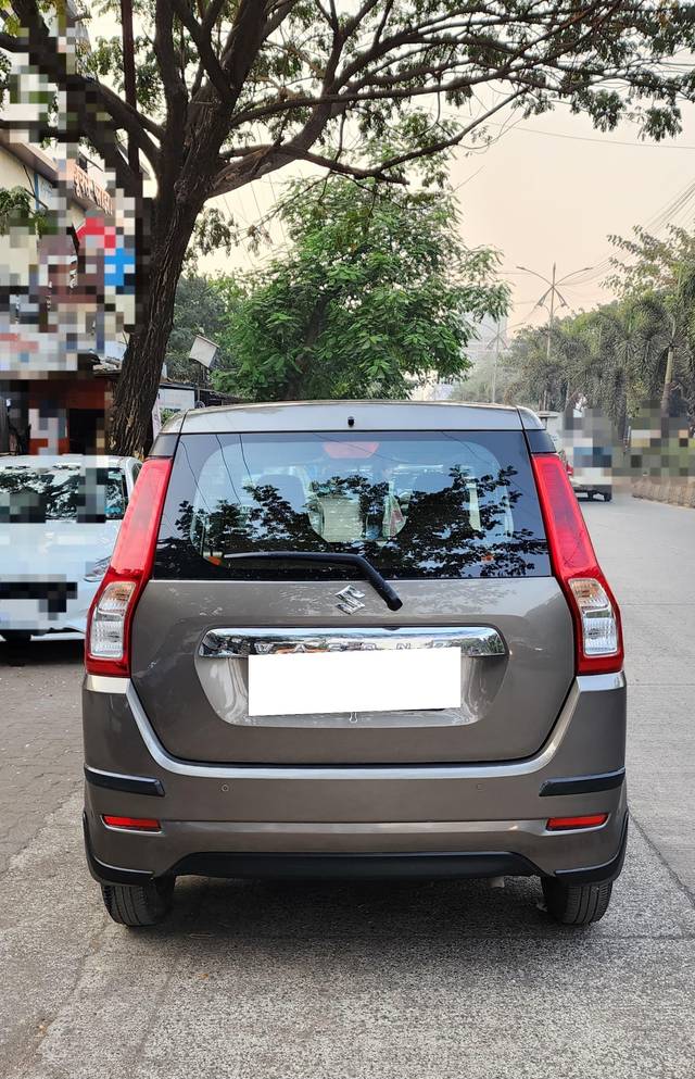 https://images10.gaadi.com/usedcar_image/4324152/original/processed_1da2085ff4c8b09c2bf2005387b0a27a.jpg?imwidth=6402