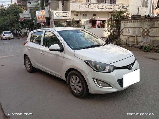 https://images10.gaadi.com/usedcar_image/4324155/original/processed_13d4132a4ed275abe81c79f93c9c5c6f.jpg?imwidth=6400