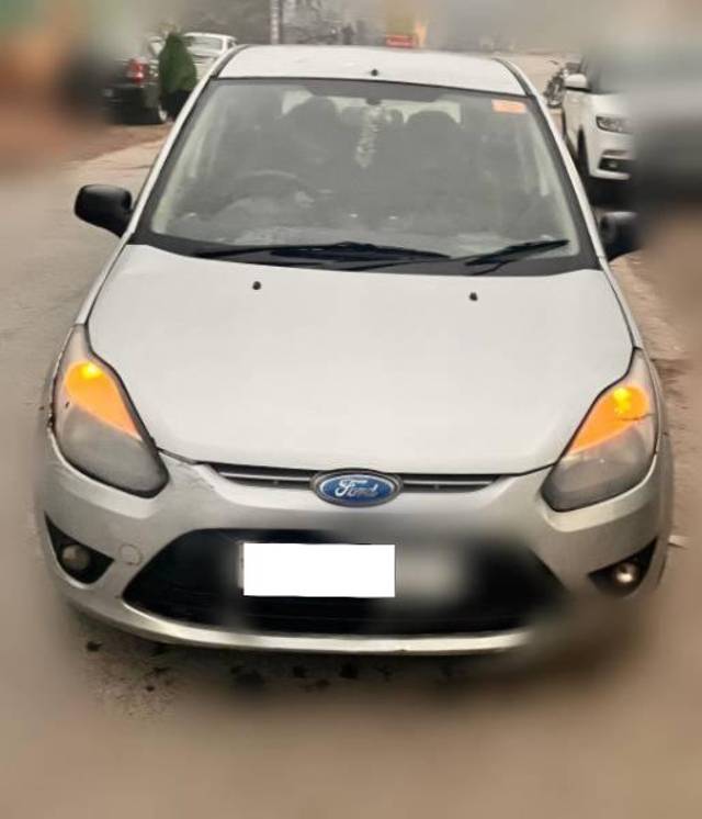 https://images10.gaadi.com/usedcar_image/4324171/original/processed_746c2f1c-9b44-4154-b6d8-b85368215aa1.jpg?imwidth=6402