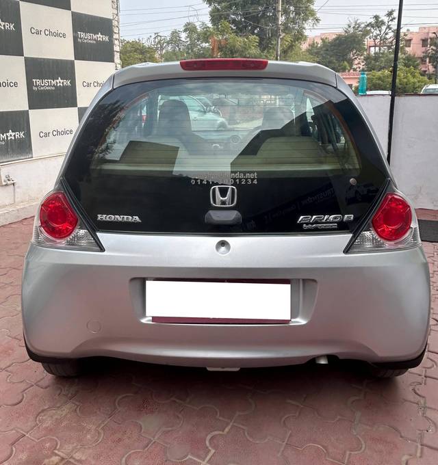 https://images10.gaadi.com/usedcar_image/4324203/original/processed_b8f2985a1f334ccf700c583642414f80.jpg?imwidth=6402