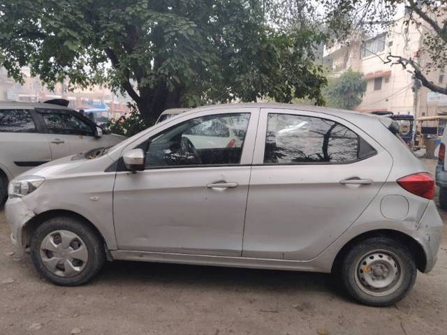 https://images10.gaadi.com/usedcar_image/4324252/original/1ee886629ff2302885056bf738444b06.jpg?imwidth=6402