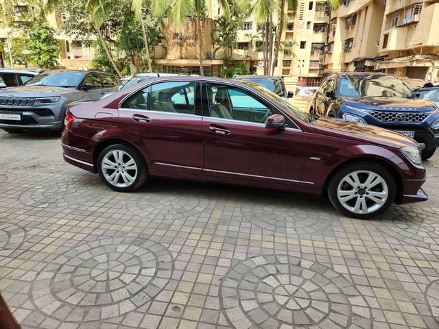 https://images10.gaadi.com/usedcar_image/4324269/original/processed_24815d0cba2187910b5cd73dabb2c448.jpg?imwidth=6401