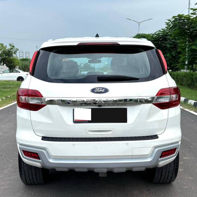 https://images10.gaadi.com/usedcar_image/4324284/original/processed_7885fc2aa81d4838357f265c59968731.jpg?imwidth=6402