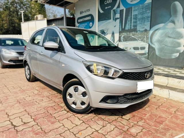 https://images10.gaadi.com/usedcar_image/4324400/original/processed_fdabf06d9dc3df09441259e78586fad2.jpg?imwidth=6400